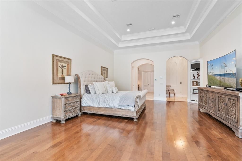 Под контрактом: $2,650,000 (5 спален, 6 ванн, 7621 Квадратных фут)