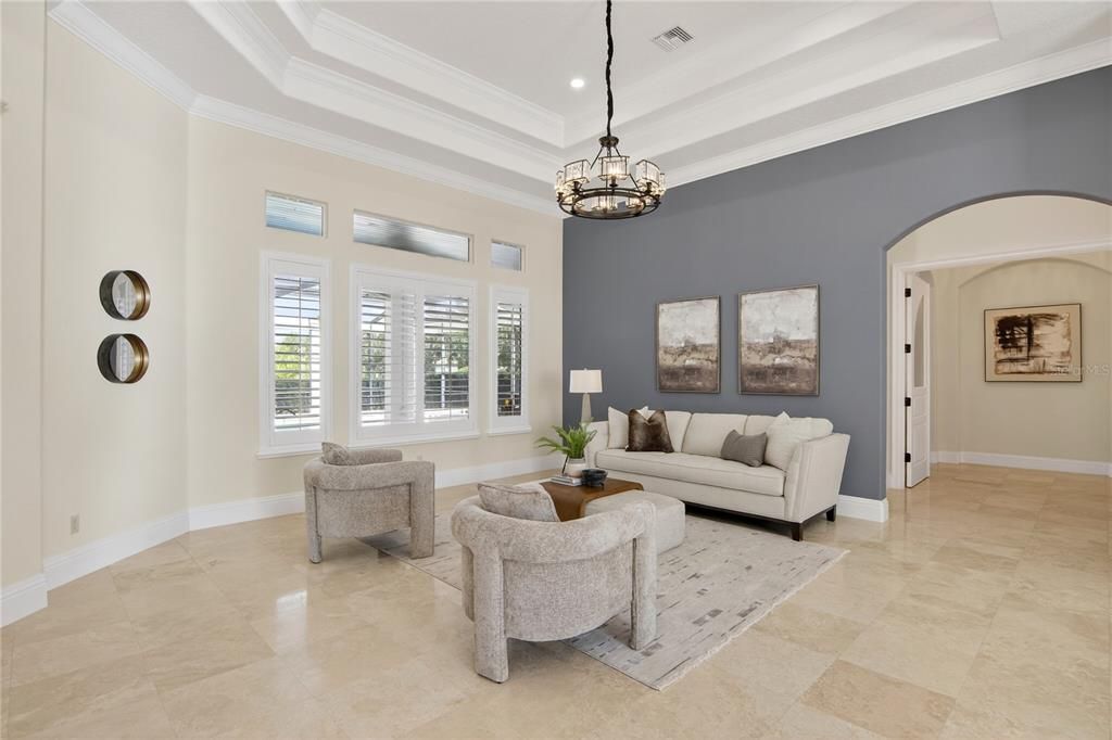 Под контрактом: $2,650,000 (5 спален, 6 ванн, 7621 Квадратных фут)