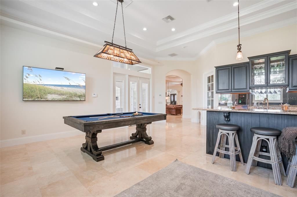 Под контрактом: $2,650,000 (5 спален, 6 ванн, 7621 Квадратных фут)