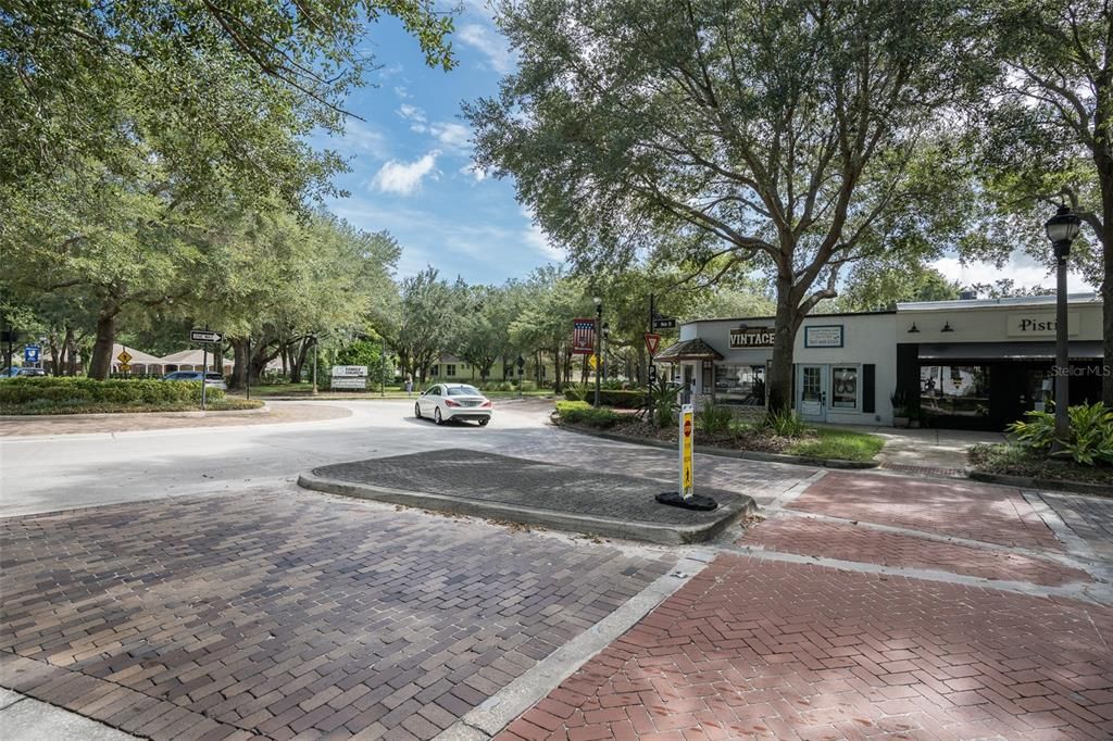 Под контрактом: $2,650,000 (5 спален, 6 ванн, 7621 Квадратных фут)