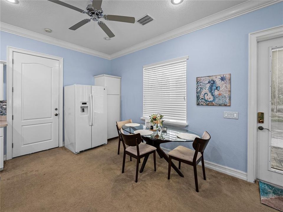 For Sale: $999,999 (5 beds, 4 baths, 4242 Square Feet)