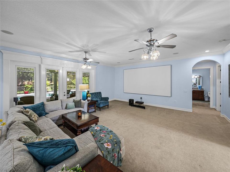 For Sale: $999,999 (5 beds, 4 baths, 4242 Square Feet)