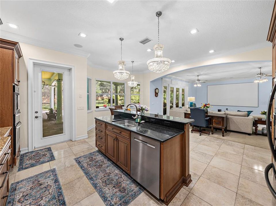 For Sale: $999,999 (5 beds, 4 baths, 4242 Square Feet)