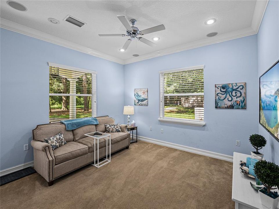 For Sale: $999,999 (5 beds, 4 baths, 4242 Square Feet)