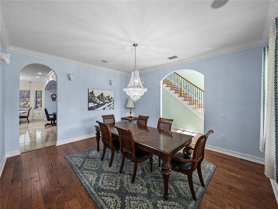 For Sale: $999,999 (5 beds, 4 baths, 4242 Square Feet)