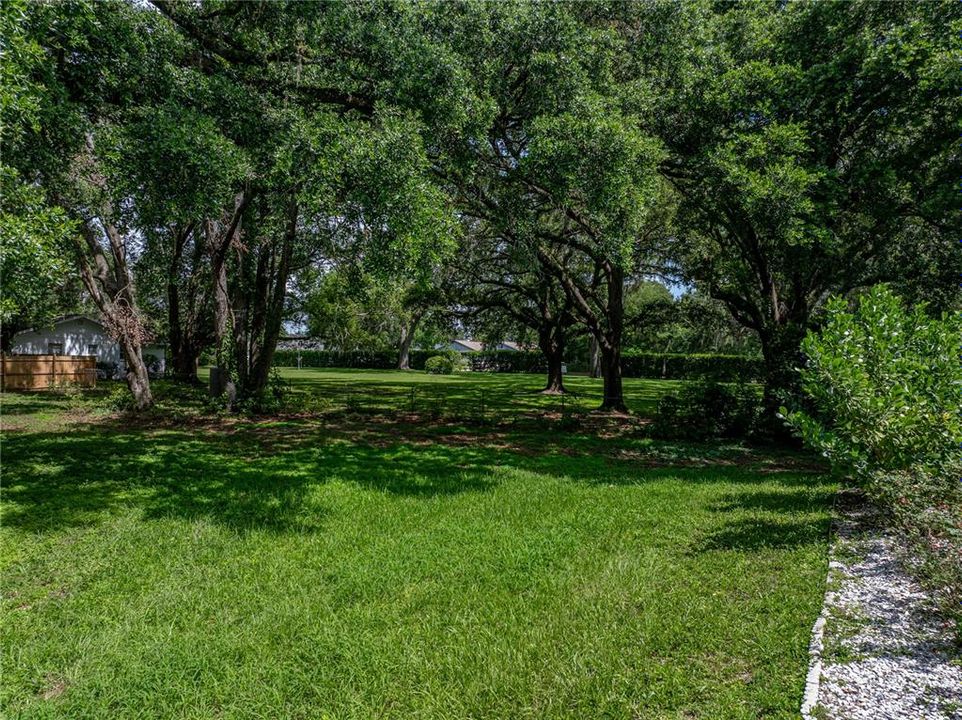 For Sale: $999,999 (5 beds, 4 baths, 4242 Square Feet)