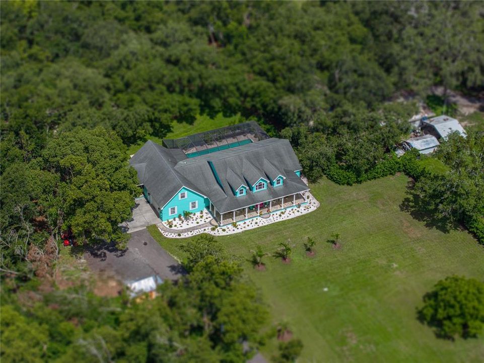 For Sale: $999,999 (5 beds, 4 baths, 4242 Square Feet)