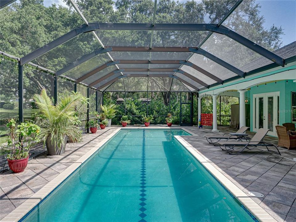 For Sale: $999,999 (5 beds, 4 baths, 4242 Square Feet)