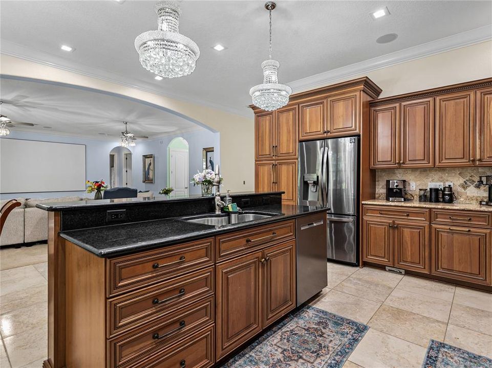 For Sale: $999,999 (5 beds, 4 baths, 4242 Square Feet)