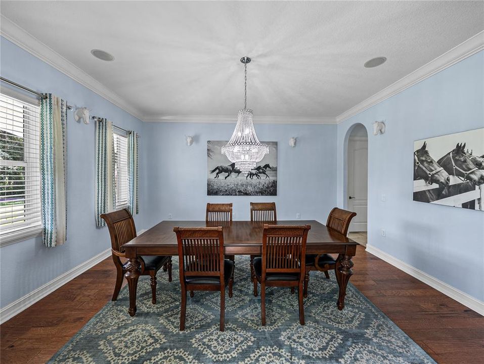 For Sale: $999,999 (5 beds, 4 baths, 4242 Square Feet)