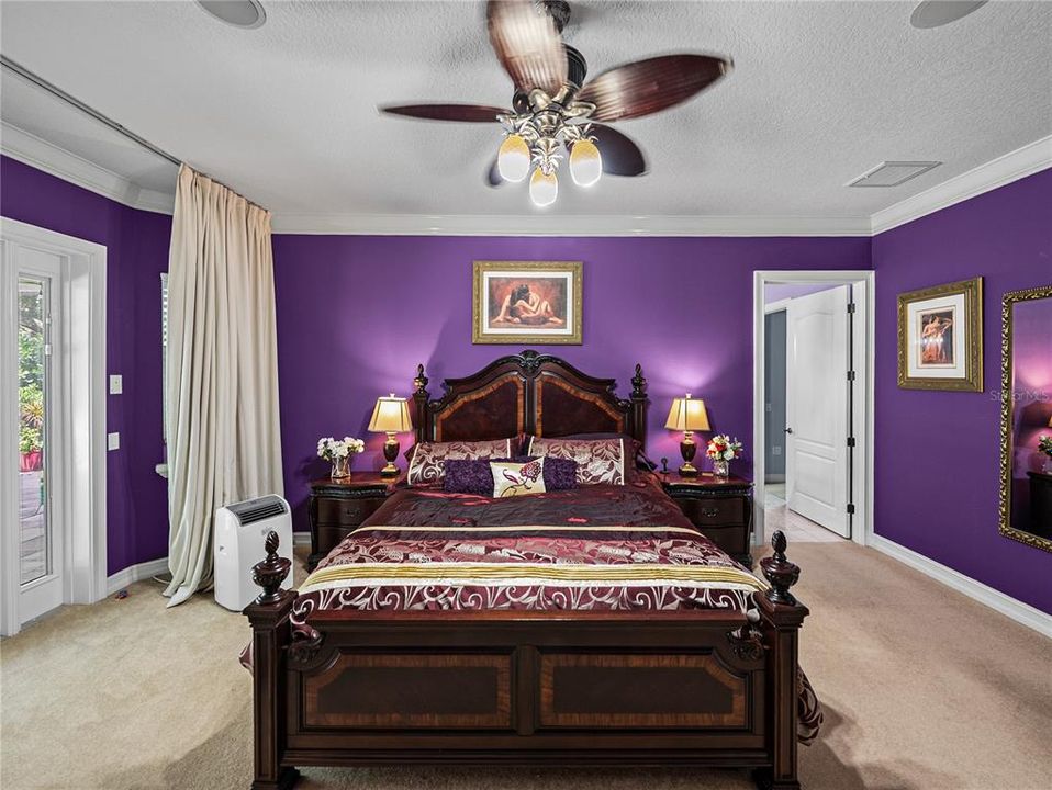 For Sale: $999,999 (5 beds, 4 baths, 4242 Square Feet)