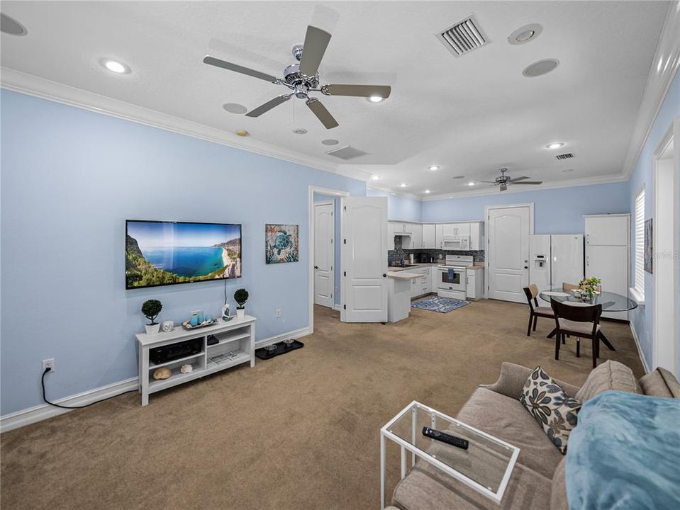 For Sale: $999,999 (5 beds, 4 baths, 4242 Square Feet)