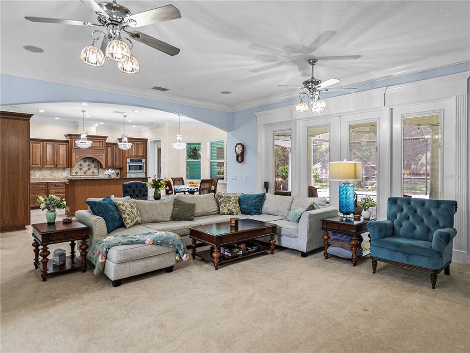 For Sale: $999,999 (5 beds, 4 baths, 4242 Square Feet)