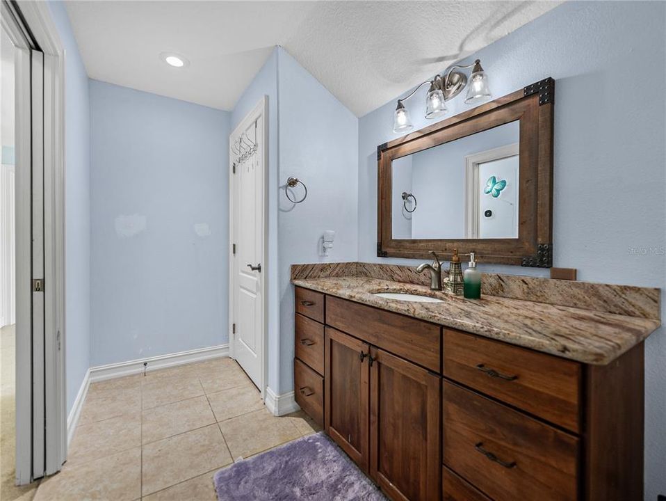 For Sale: $999,999 (5 beds, 4 baths, 4242 Square Feet)