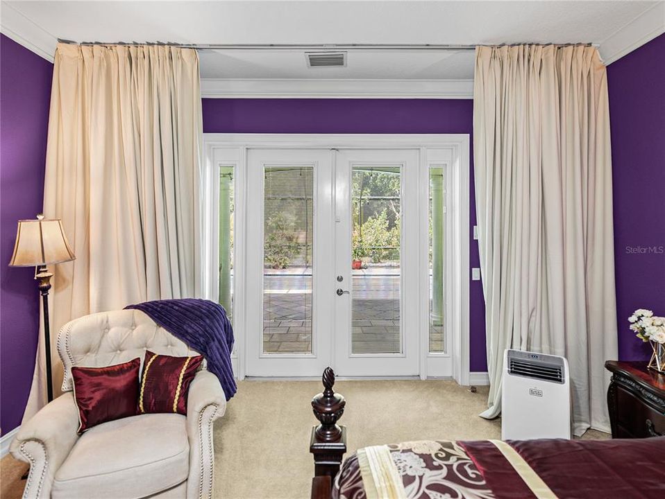 For Sale: $999,999 (5 beds, 4 baths, 4242 Square Feet)