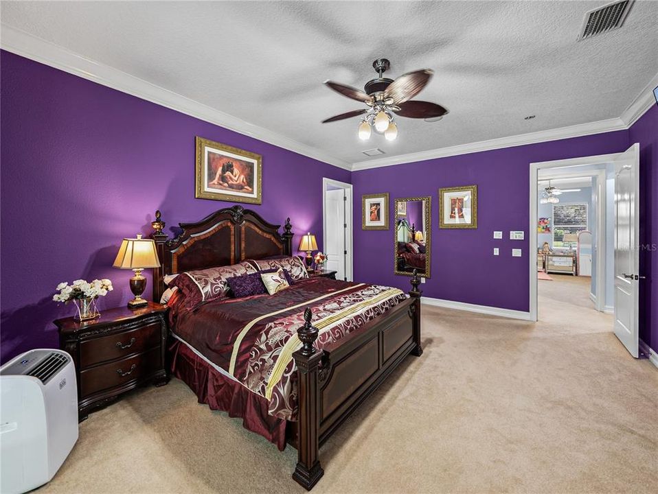 For Sale: $999,999 (5 beds, 4 baths, 4242 Square Feet)