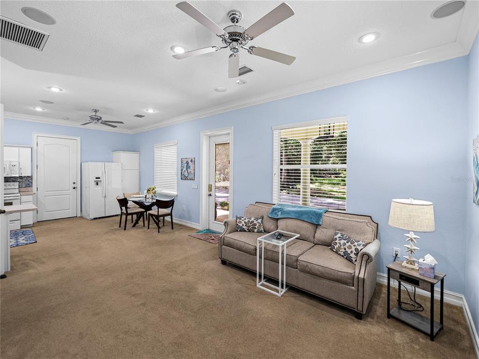 For Sale: $999,999 (5 beds, 4 baths, 4242 Square Feet)