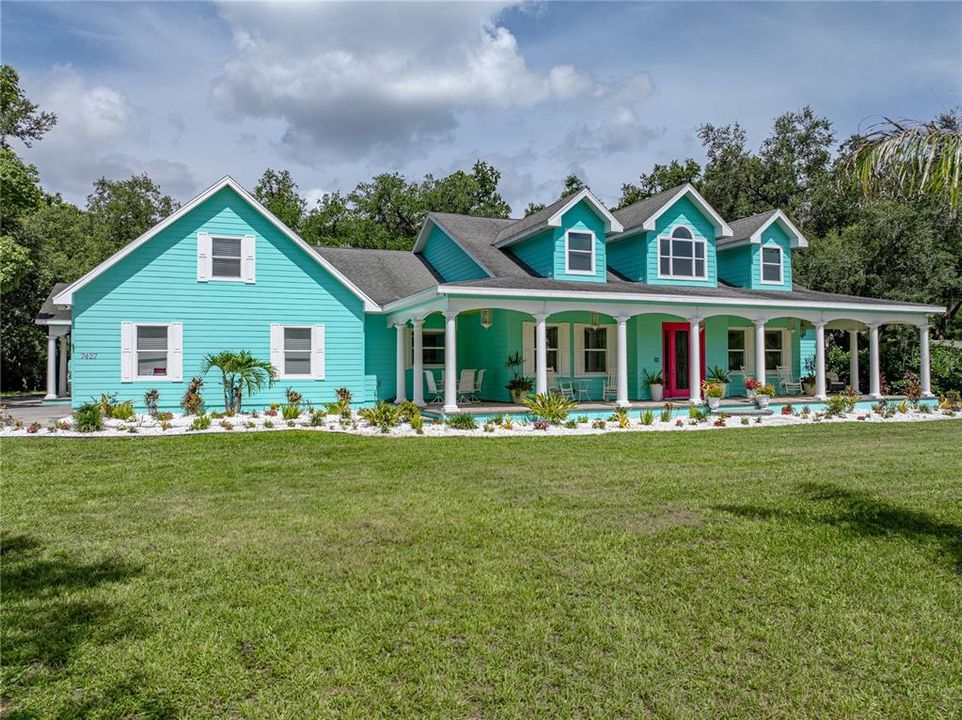 For Sale: $999,999 (5 beds, 4 baths, 4242 Square Feet)