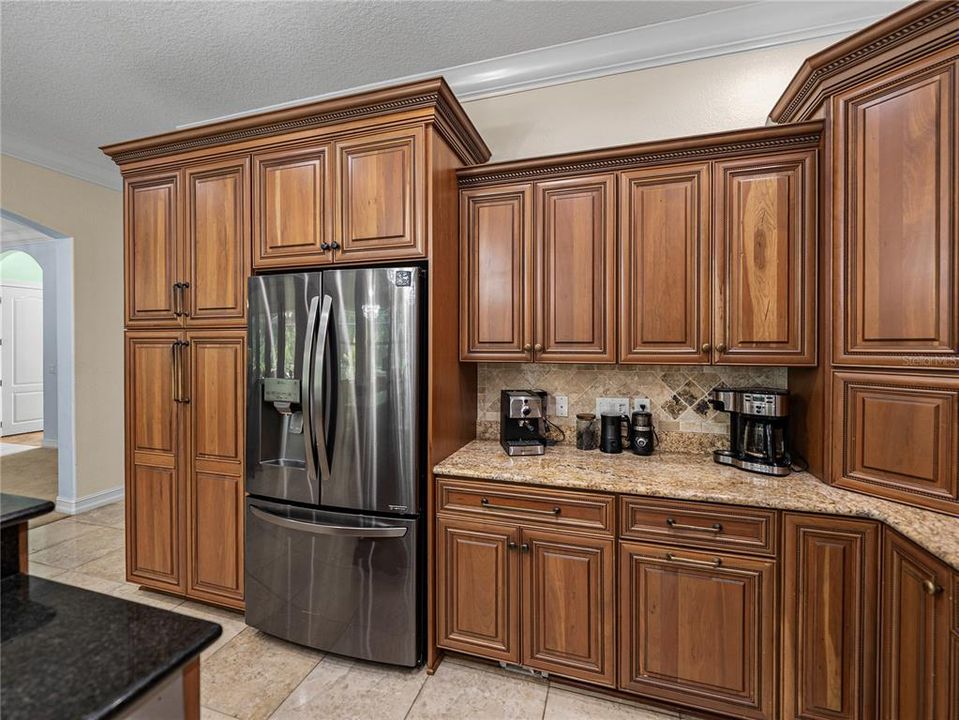 For Sale: $999,999 (5 beds, 4 baths, 4242 Square Feet)