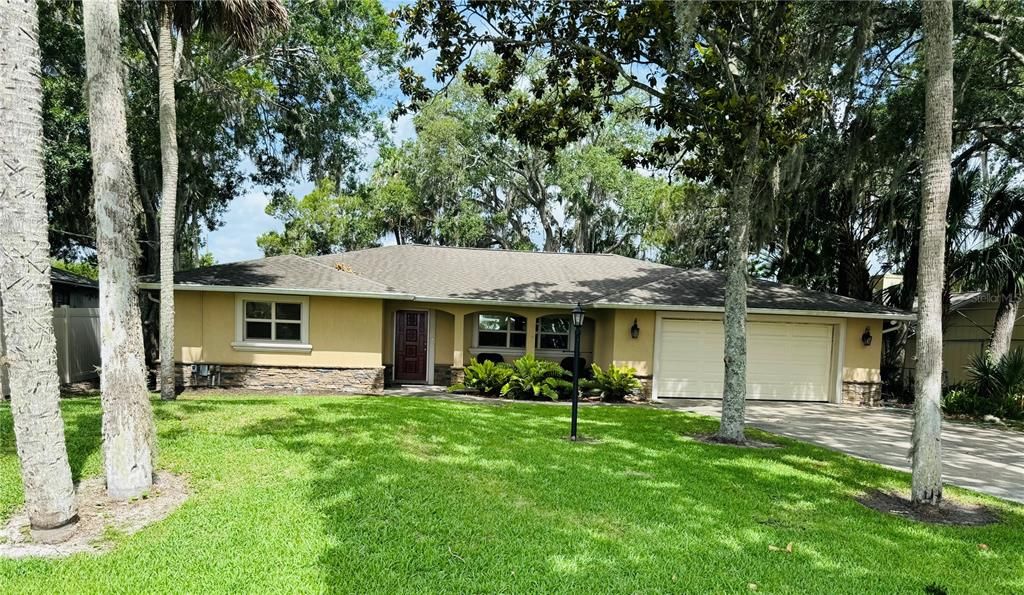 Recently Sold: $619,900 (3 beds, 3 baths, 2182 Square Feet)