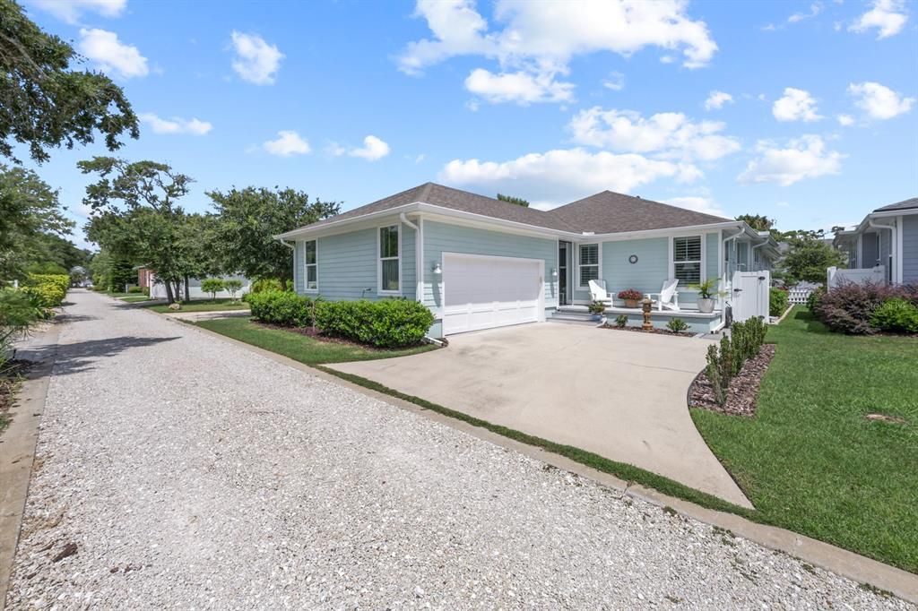 Active With Contract: $665,000 (3 beds, 2 baths, 2005 Square Feet)