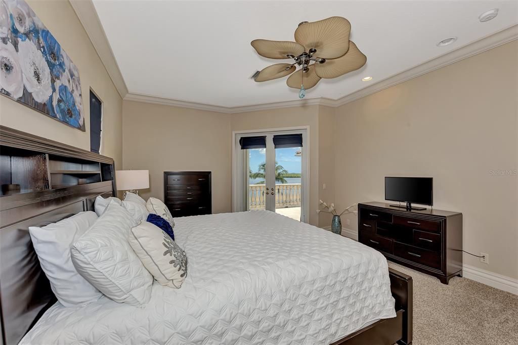 待售: $1,800,000 (4 贝兹, 3 浴室, 5393 平方英尺)