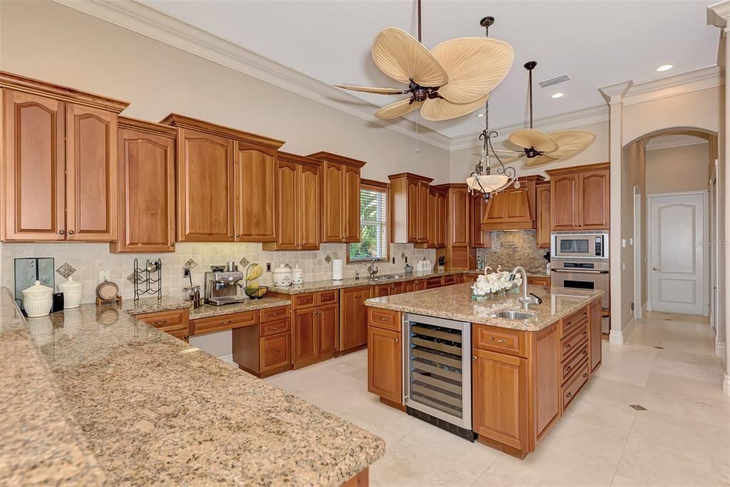 待售: $1,800,000 (4 贝兹, 3 浴室, 5393 平方英尺)