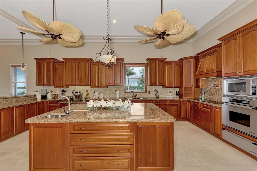 待售: $1,800,000 (4 贝兹, 3 浴室, 5393 平方英尺)