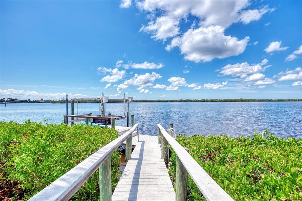 待售: $1,800,000 (4 贝兹, 3 浴室, 5393 平方英尺)