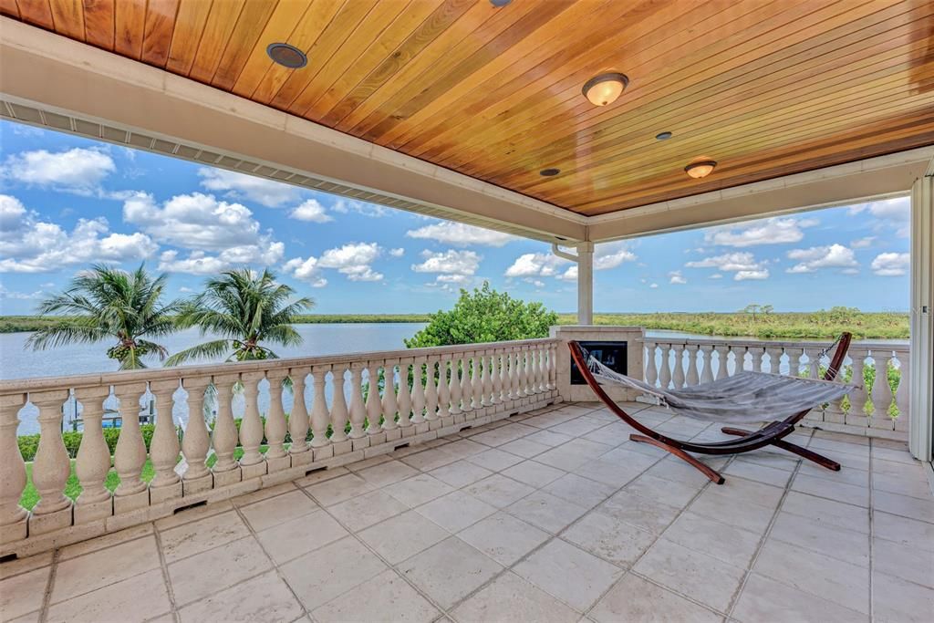 待售: $1,800,000 (4 贝兹, 3 浴室, 5393 平方英尺)