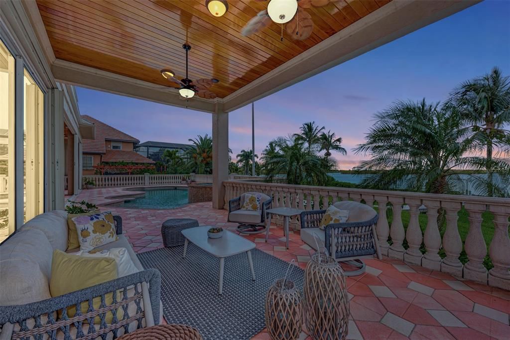 待售: $1,800,000 (4 贝兹, 3 浴室, 5393 平方英尺)