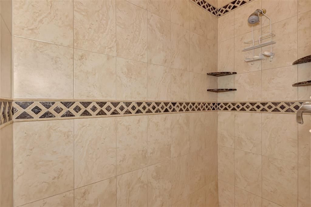 待售: $1,800,000 (4 贝兹, 3 浴室, 5393 平方英尺)