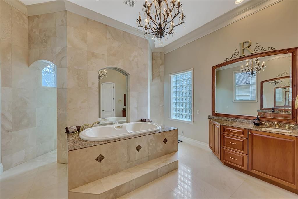 待售: $1,800,000 (4 贝兹, 3 浴室, 5393 平方英尺)