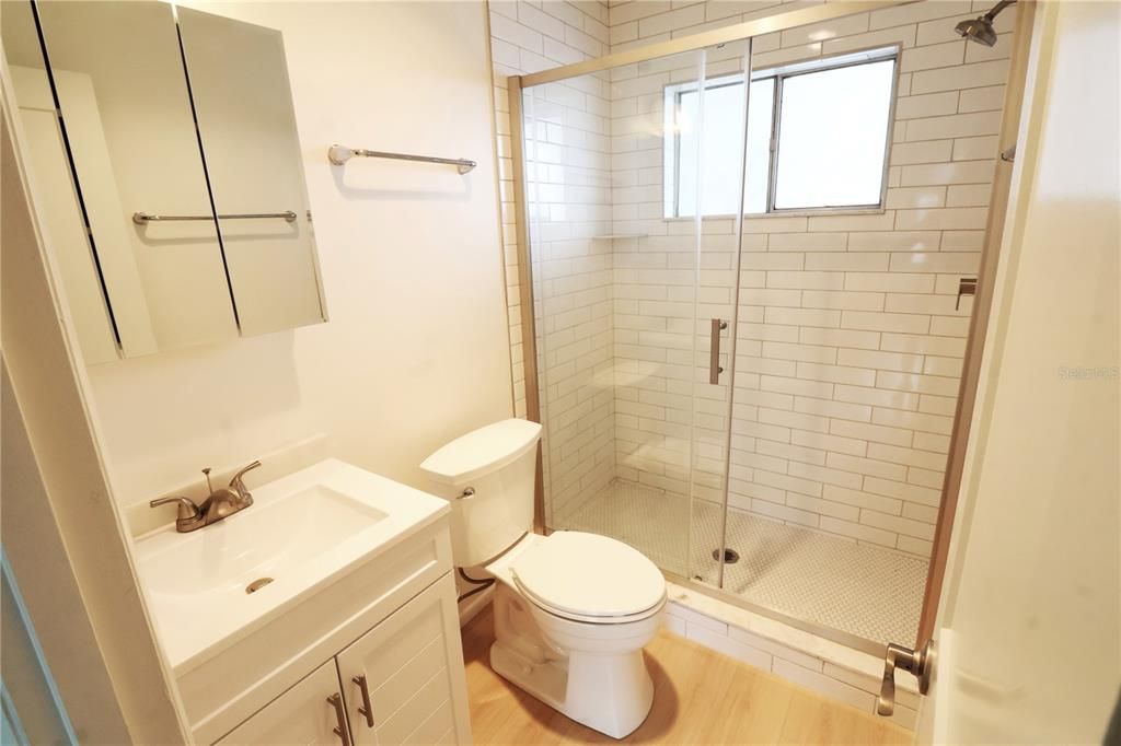 合同活跃: $72,900 (1 贝兹, 1 浴室, 576 平方英尺)