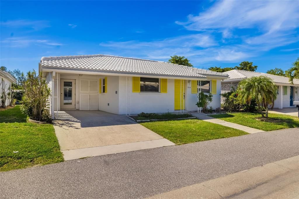 最近售出: $385,000 (2 贝兹, 2 浴室, 1393 平方英尺)