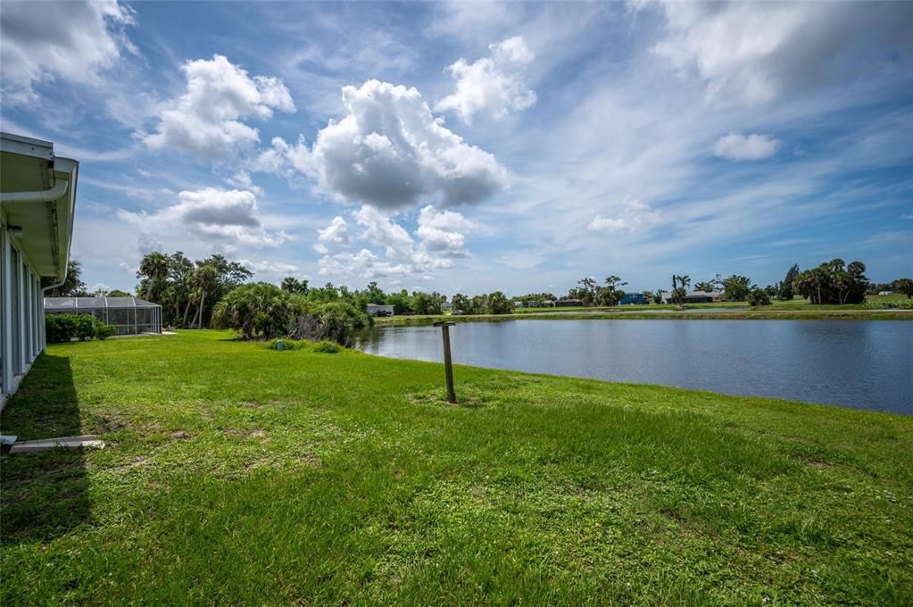 合同活跃: $300,000 (2 贝兹, 2 浴室, 2067 平方英尺)