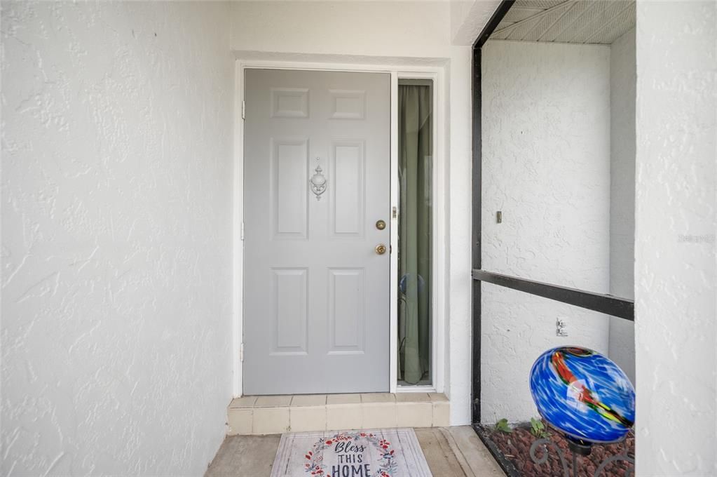 合同活跃: $300,000 (2 贝兹, 2 浴室, 2067 平方英尺)