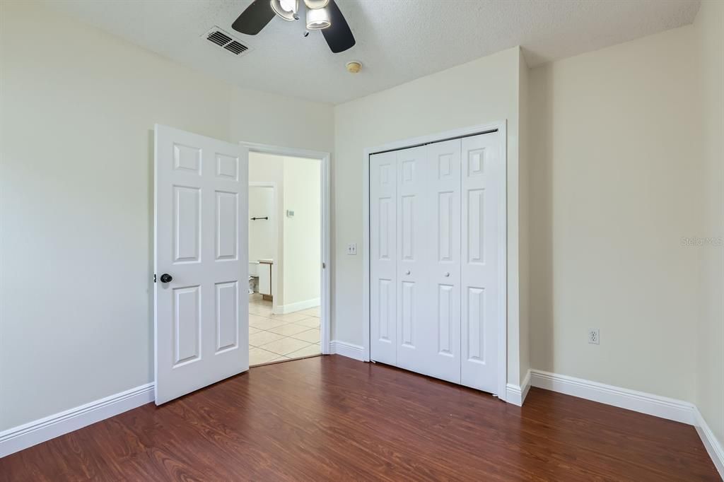 Activo con contrato: $250,000 (3 camas, 2 baños, 1334 Pies cuadrados)