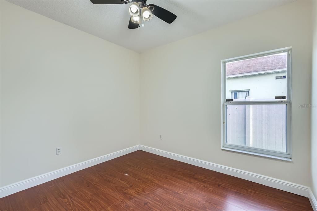 Activo con contrato: $250,000 (3 camas, 2 baños, 1334 Pies cuadrados)