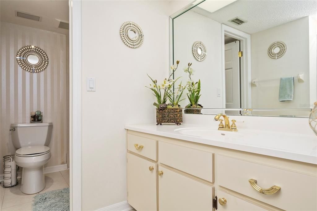 For Rent: $2,400 (2 beds, 2 baths, 1025 Square Feet)