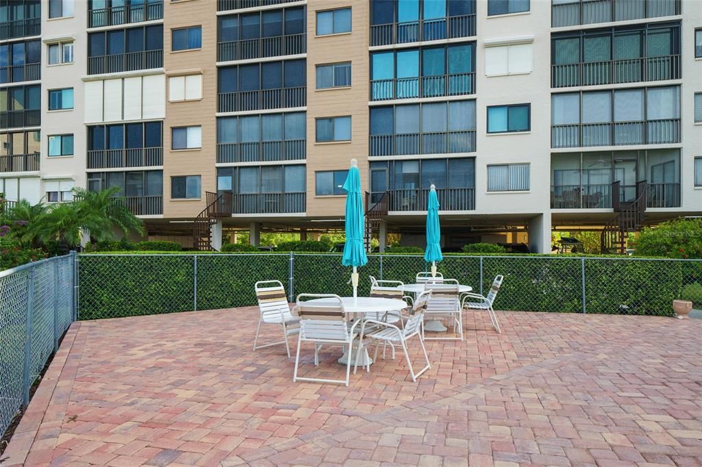 For Rent: $2,400 (2 beds, 2 baths, 1025 Square Feet)