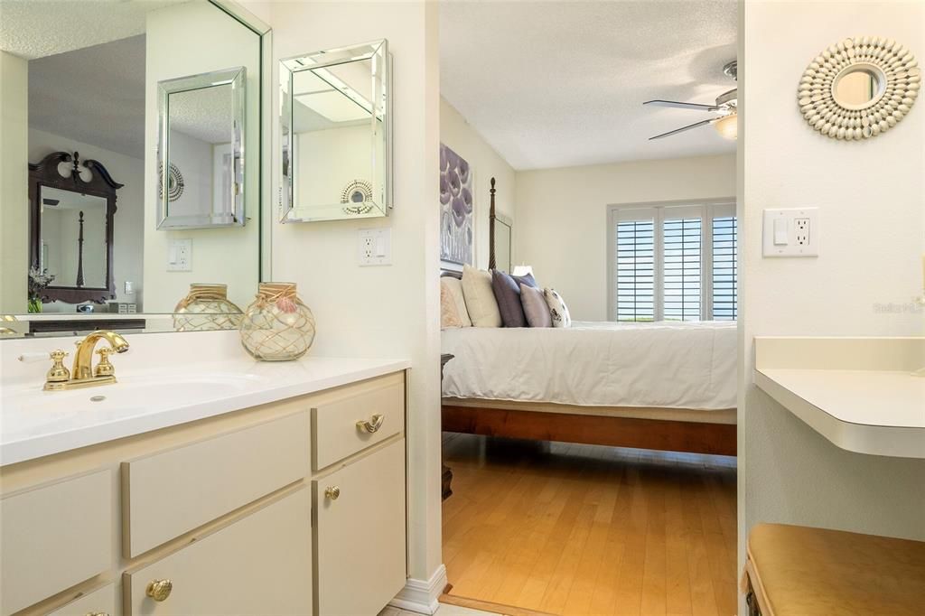 For Rent: $2,400 (2 beds, 2 baths, 1025 Square Feet)