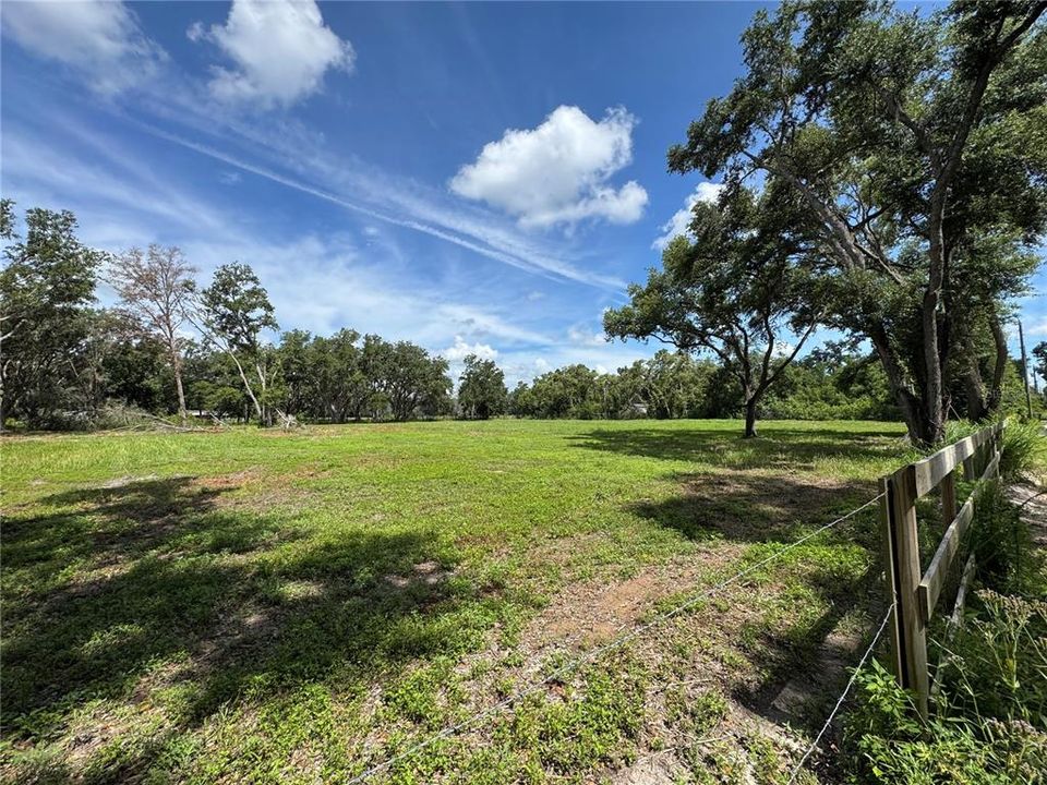 На продажу: $195,000 (2.98 acres)