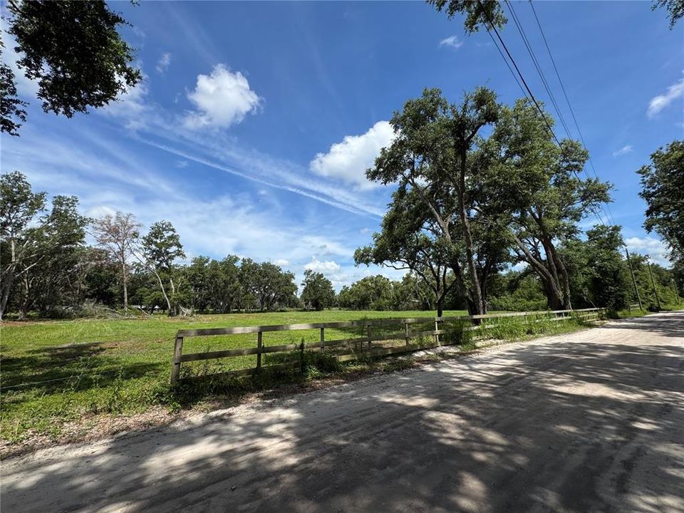 На продажу: $195,000 (2.98 acres)