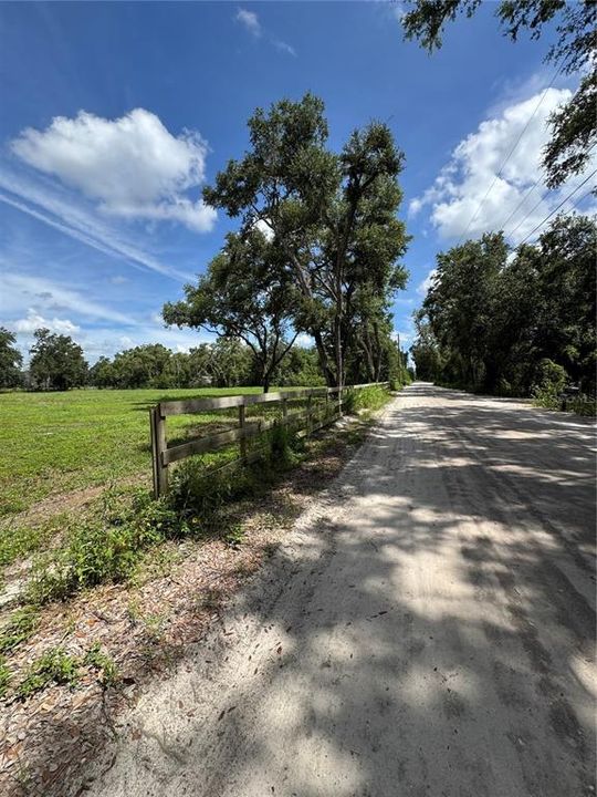 На продажу: $195,000 (2.98 acres)