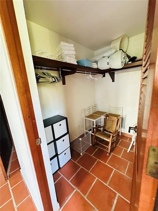 For Rent: $4,800 (3 beds, 3 baths, 1100 Square Feet)