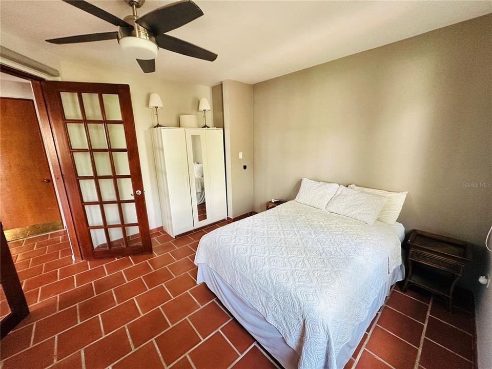 For Rent: $4,800 (3 beds, 3 baths, 1100 Square Feet)