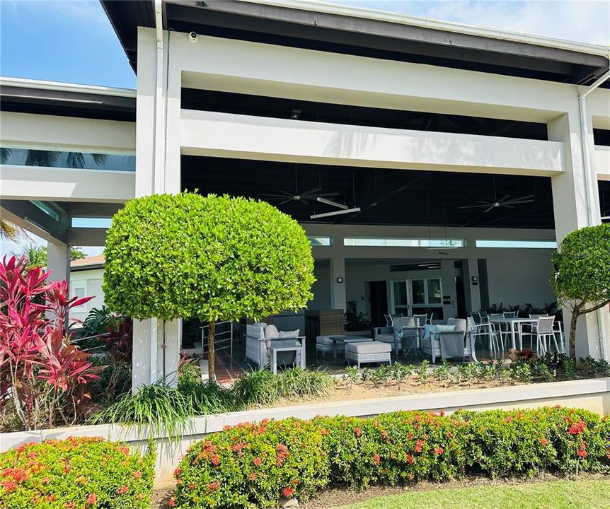 For Rent: $4,800 (3 beds, 3 baths, 1100 Square Feet)