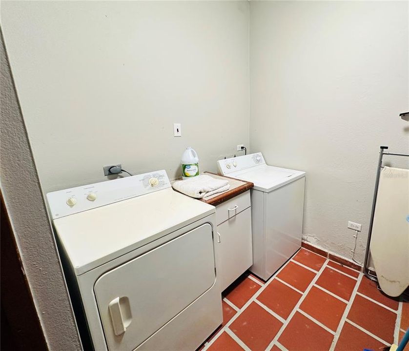 For Rent: $4,800 (3 beds, 3 baths, 1100 Square Feet)