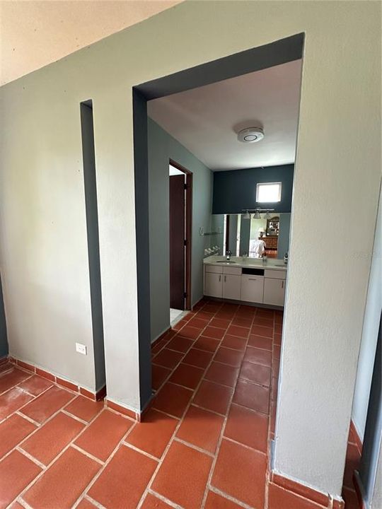 For Rent: $4,800 (3 beds, 3 baths, 1100 Square Feet)